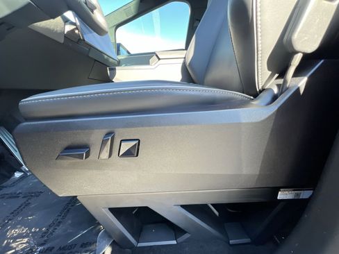 Used 2024 Tesla Cybertruck AWD Crew Cab image 14