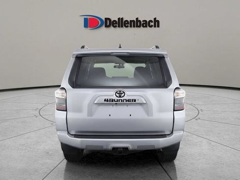 Used 2021 Toyota 4Runner SR5 Premium w/ Moonroof Package AWD/4WD image 6