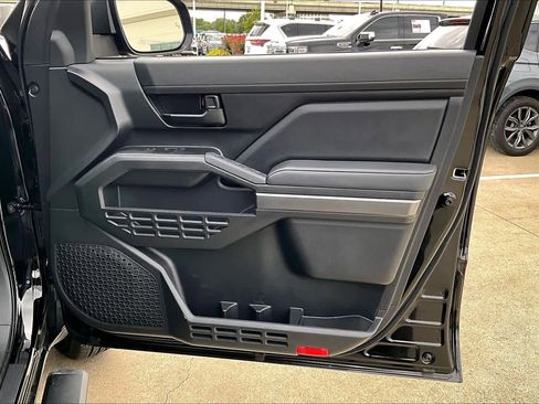 Used 2025 Toyota Tacoma SR5 RWD image 21