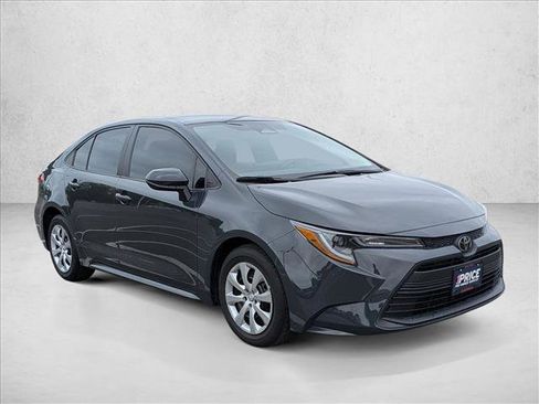 Used 2024 Toyota Corolla LE FWD image 3