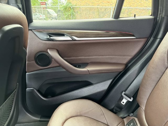 Used 2022 BMW X1 xDrive28i w/ Convenience Package AWD/4WD image 14