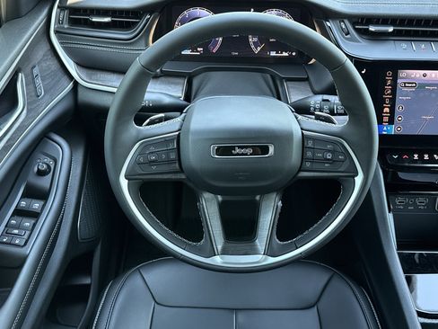 New 2026 Jeep Grand Cherokee L Limited RWD image 18