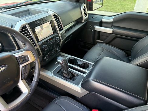Used 2015 Ford F150 Lariat image 17