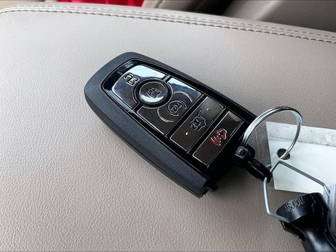 Used 2023 Lincoln Corsair Reserve FWD image 35