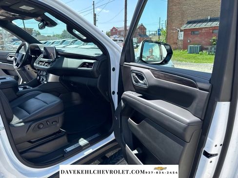 Used 2023 Chevrolet Tahoe Z71 w/ Luxury Package AWD/4WD image 30