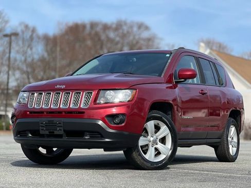 Used 2016 Jeep Compass Latitude image 1