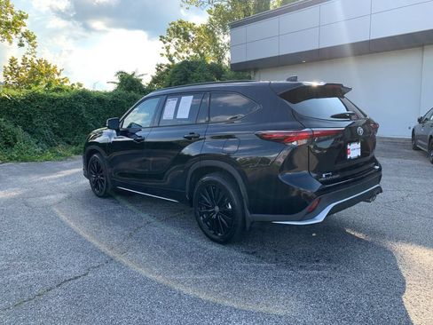 Used 2026 Toyota Highlander XSE AWD/4WD image 2