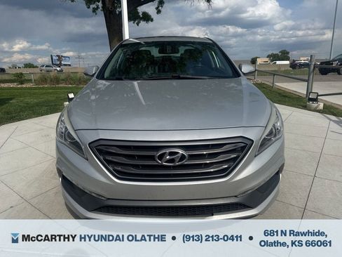 Used 2017 Hyundai Sonata Limited w/ Tech Package 03 FWD image 3