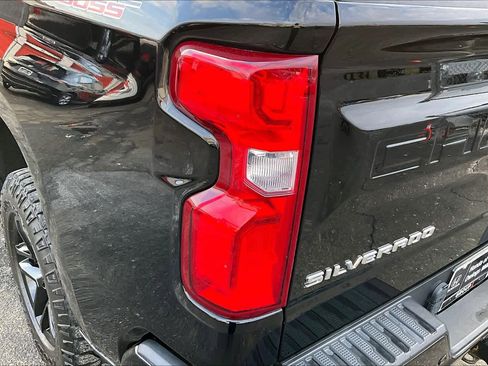 Used 2021 Chevrolet Silverado 1500 LT Trail Boss w/ Convenience Package II image 27