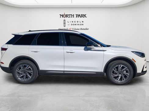 New 2026 Lincoln Corsair Premiere FWD image 2