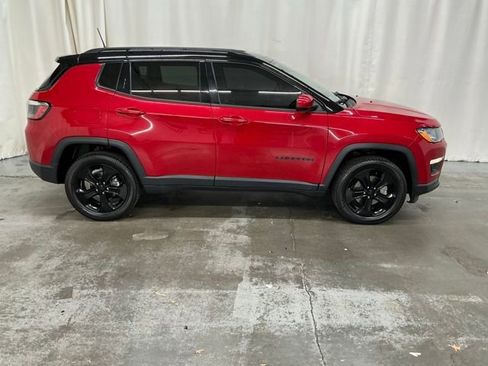 Used 2021 Jeep Compass Latitude image 2