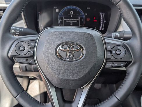 Used 2026 Toyota Corolla SE w/ Carpet Mat Package (TMS) FWD image 18