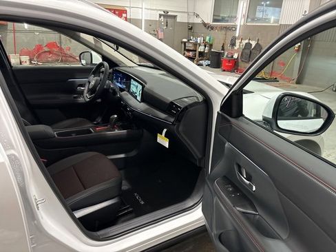 New 2025 Nissan Kicks SR image 13