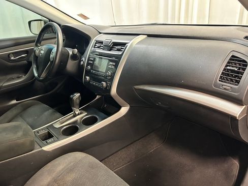 Used 2015 Nissan Altima 2.5 SV FWD image 22