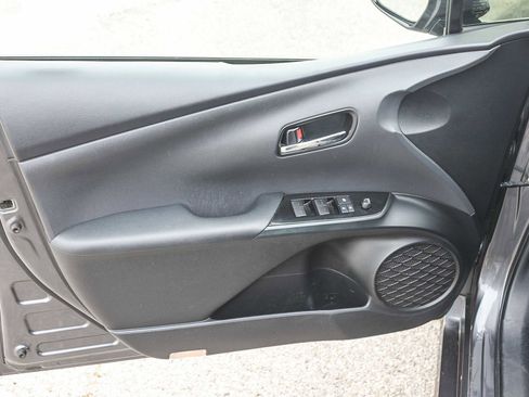 Used 2019 Toyota Prius Prime Plus image 19