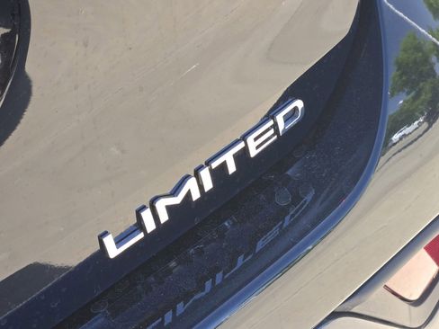 New 2026 Toyota Highlander Limited AWD/4WD image 9
