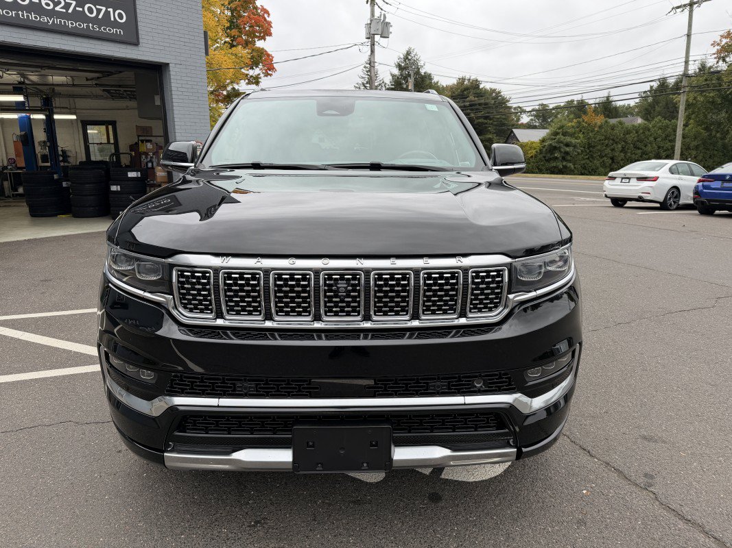 Used 2022 Jeep Grand Wagoneer Series II w/ Convenience Group III AWD/4WD image 3