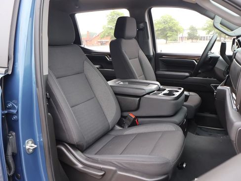 Used 2024 Chevrolet Silverado 1500 LT AWD/4WD image 27