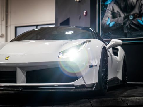 Used 2018 Ferrari 488 GTB image 17