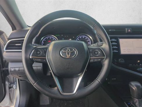 Used 2018 Toyota Camry XLE FWD image 12