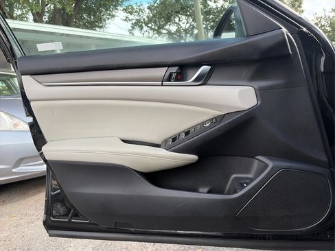 Used 2018 Honda Accord LX image 21