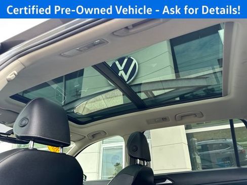 Certified 2021 Volkswagen Tiguan SE w/ Panoramic Sunroof Package AWD/4WD image 21