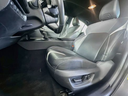 Used 2025 Toyota Camry SE FWD image 13