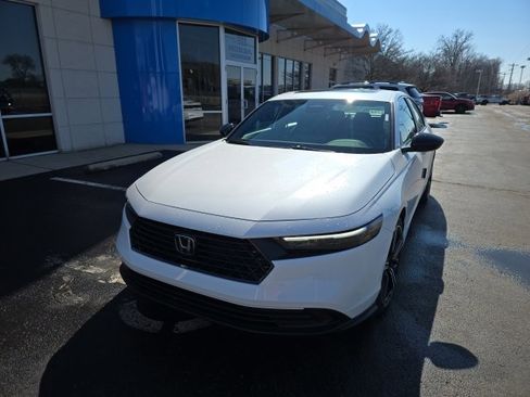 Certified 2025 Honda Accord Sport image 1