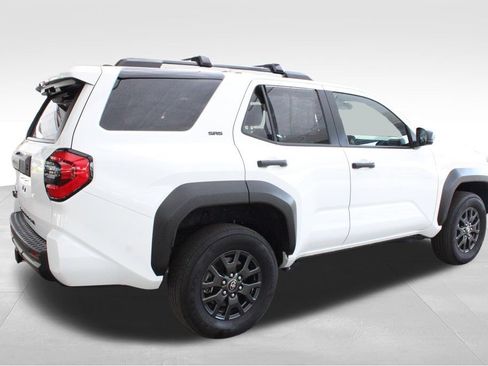 Certified 2025 Toyota 4Runner SR5 AWD/4WD image 14