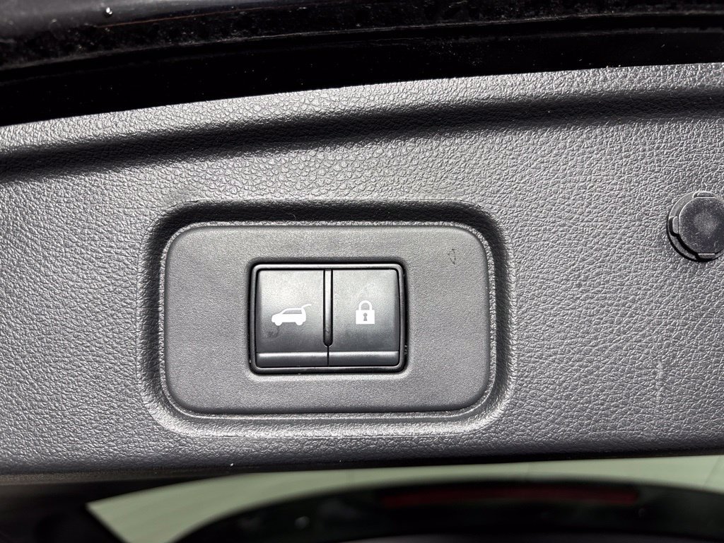 Used 2023 Nissan Pathfinder Platinum w/ Cargo Package AWD/4WD image 14