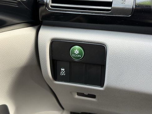 Used 2017 Honda Accord LX image 5