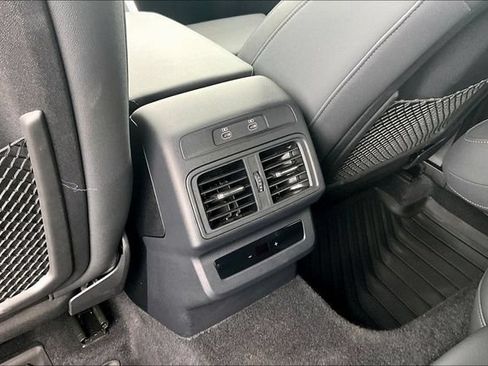 Used 2025 Audi SQ5 Premium Plus w/ Premium Plus Package AWD/4WD image 25