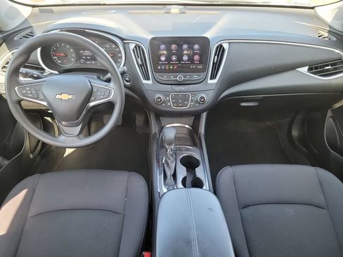 Certified 2025 Chevrolet Malibu LT FWD image 15
