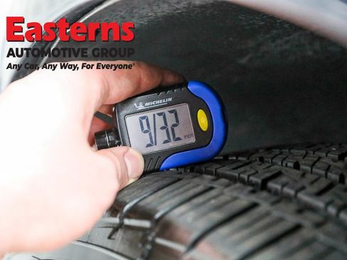 Used 2023 Volvo XC60 B5 Core image 27