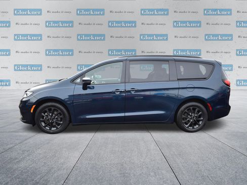 Used 2021 Chrysler Pacifica Touring w/ S Appearance Package image 8