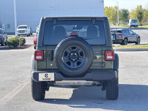 Used 2021 Jeep Wrangler Unlimited Sport image 25
