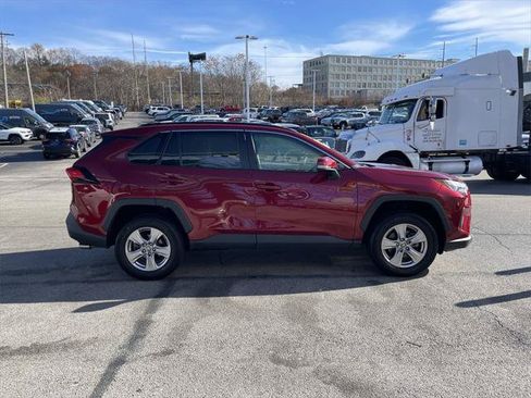 Certified 2022 Toyota RAV4 XLE w/ Convenience Package AWD/4WD image 7