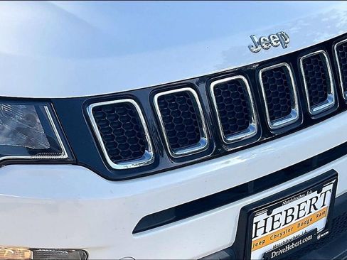 Used 2018 Jeep Compass Latitude w/ Popular Equipment Group AWD/4WD image 28