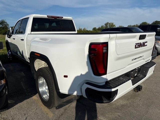 Used 2024 GMC Sierra 3500 Denali w/ Denali Reserve Package AWD/4WD image 3