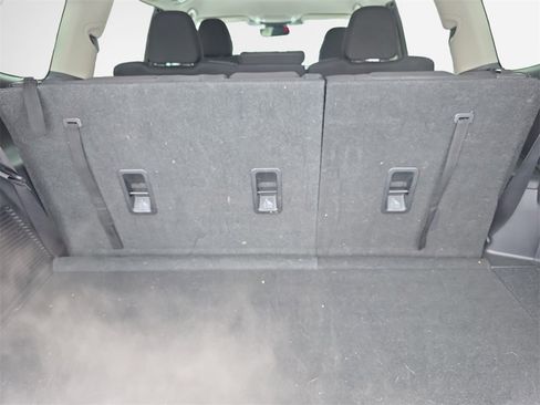 Used 2023 Subaru Ascent Premium w/ Convenience Package image 23