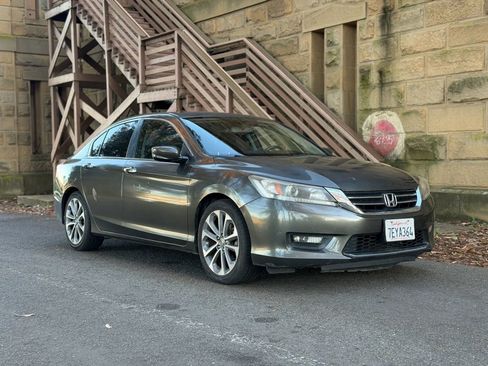 Used 2014 Honda Accord Sport image 2