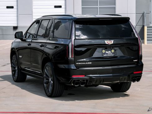 Used 2026 Cadillac Escalade V w/ LPO, Floor Liner Package image 10