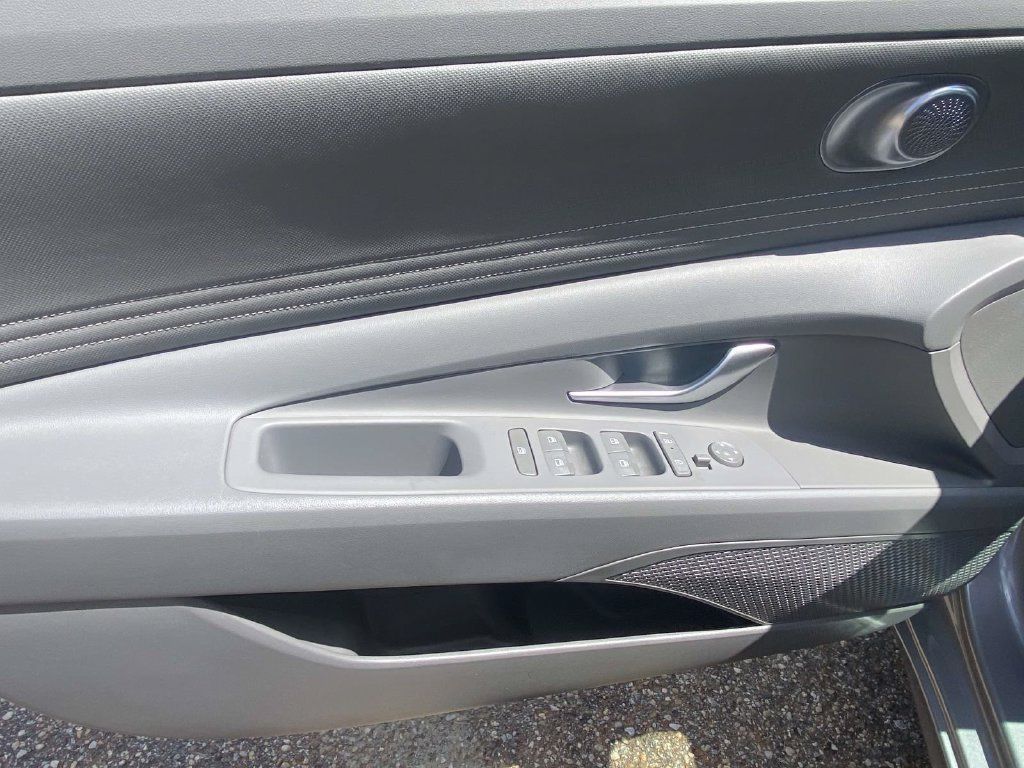 Used 2024 Hyundai Elantra SEL w/ Convenience Package FWD image 19