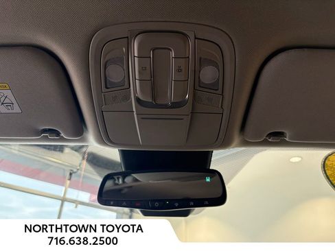 Used 2020 Hyundai Santa Fe SEL w/ Convenience Package image 16