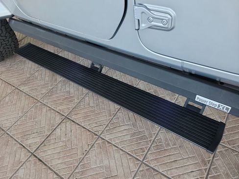 Used 2022 Jeep Wrangler Unlimited Rubicon w/ Xtreme Recon 35" Tire Package image 26