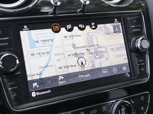 Used 2018 Bentley Bentayga image 31