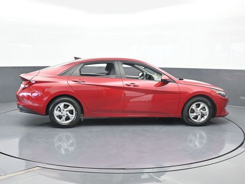 Used 2022 Hyundai Elantra SE w/ Cargo Package image 7