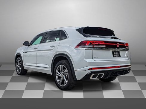 Used 2024 Volkswagen Atlas Cross Sport SEL R-Line AWD/4WD image 4