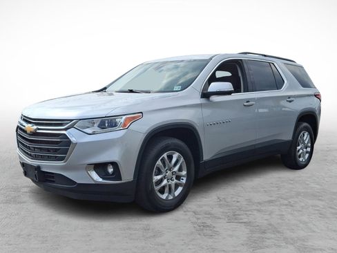 Used 2021 Chevrolet Traverse LT FWD image 3