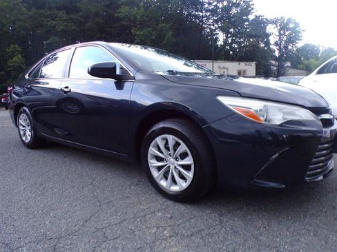 Used 2016 Toyota Camry LE FWD image 4